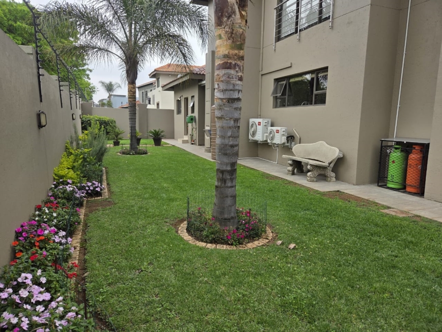 3 Bedroom Property for Sale in Greenstone Hill Gauteng