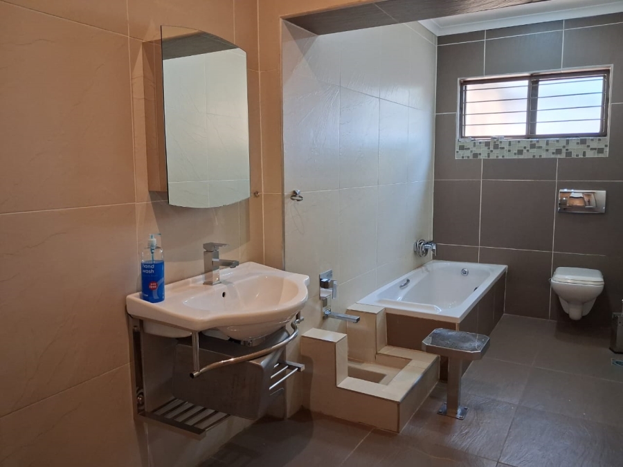 4 Bedroom Property for Sale in Monument Gauteng