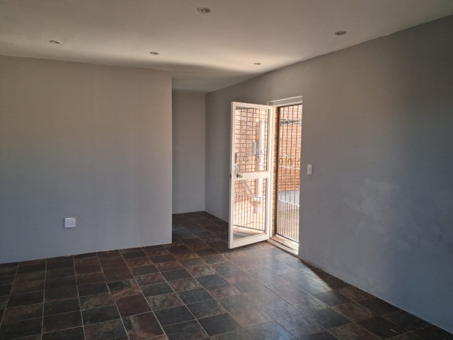 4 Bedroom Property for Sale in Monument Gauteng