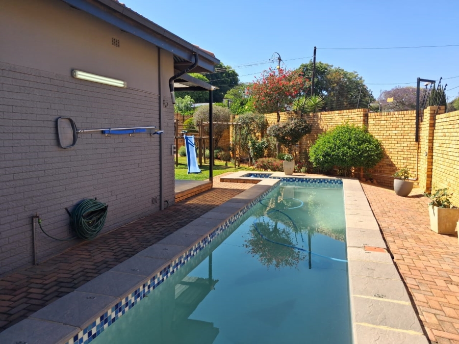 4 Bedroom Property for Sale in Monument Gauteng