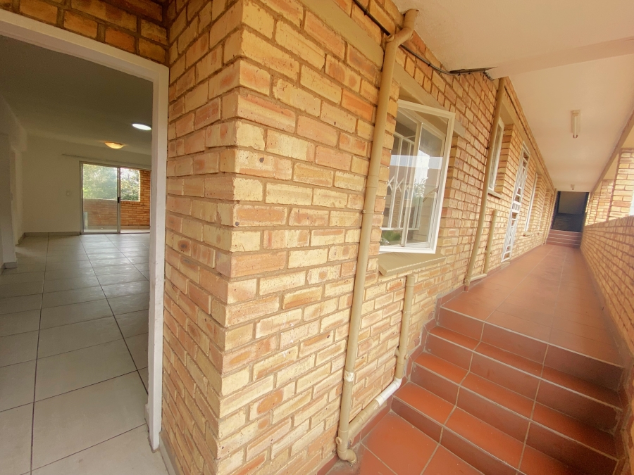 2 Bedroom Property for Sale in Wilro Park Gauteng