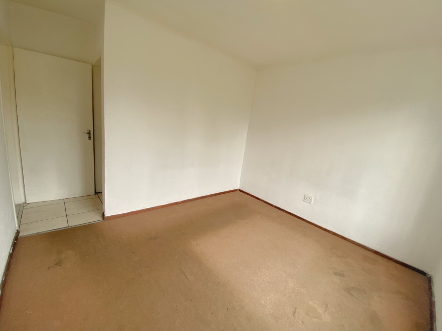 2 Bedroom Property for Sale in Wilro Park Gauteng