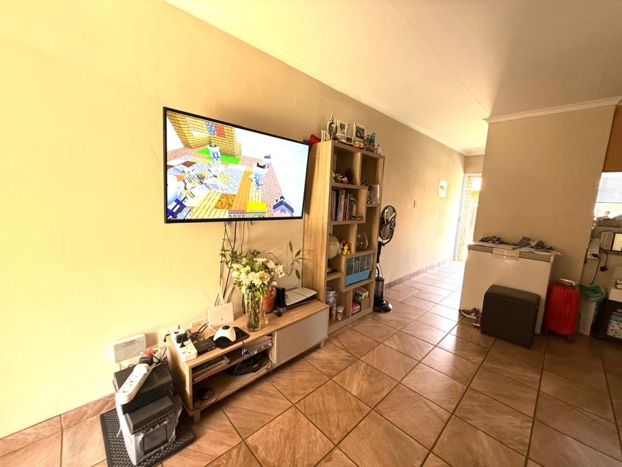 2 Bedroom Property for Sale in Allens Nek Gauteng