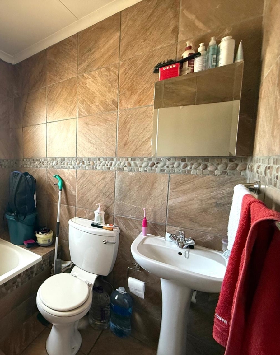 2 Bedroom Property for Sale in Allens Nek Gauteng