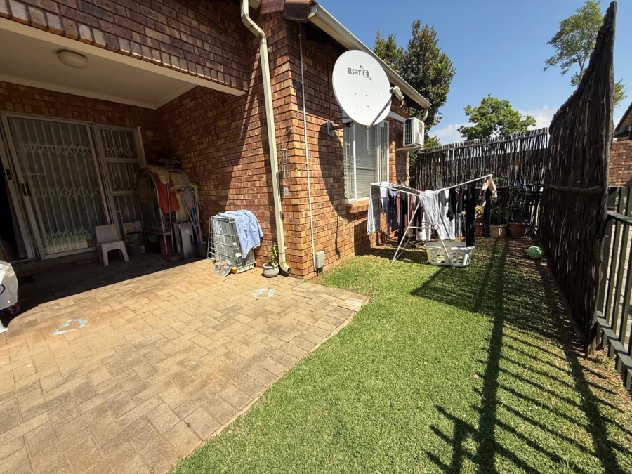 2 Bedroom Property for Sale in Allens Nek Gauteng