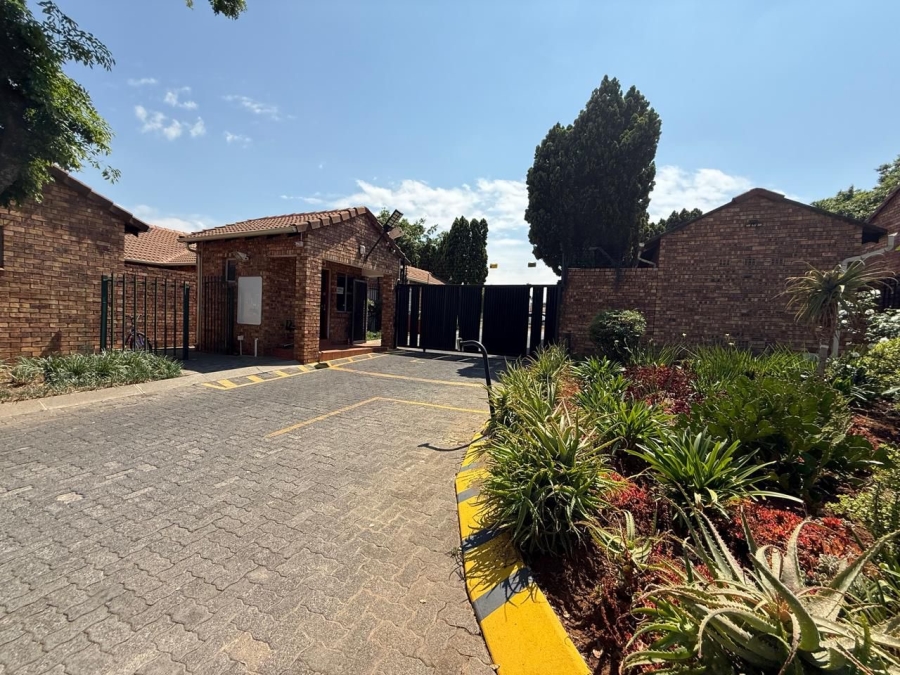 2 Bedroom Property for Sale in Allens Nek Gauteng