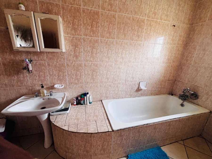 4 Bedroom Property for Sale in Krugersdorp West Gauteng