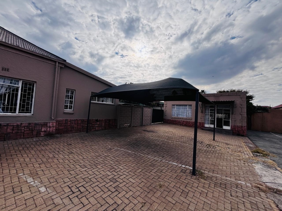 4 Bedroom Property for Sale in Krugersdorp West Gauteng
