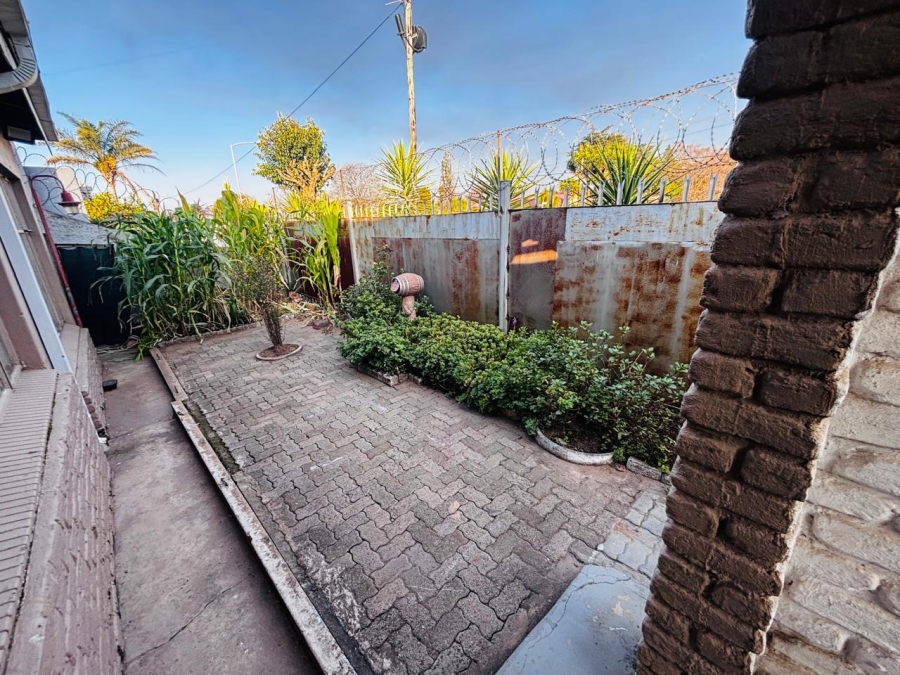 To Let 1 Bedroom Property for Rent in Krugersdorp West Gauteng