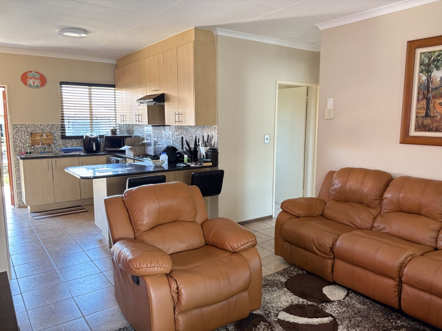 2 Bedroom Property for Sale in Wilgeheuwel Gauteng