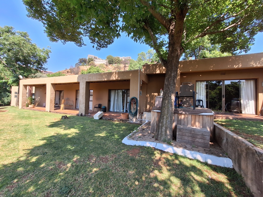 5 Bedroom Property for Sale in Helderkruin Gauteng