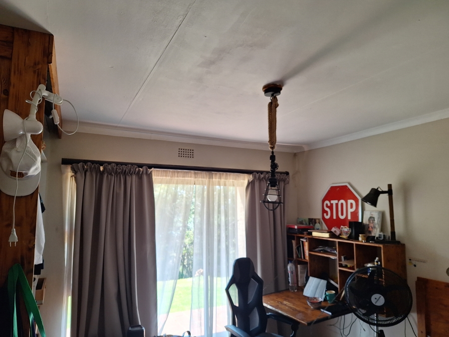 5 Bedroom Property for Sale in Helderkruin Gauteng
