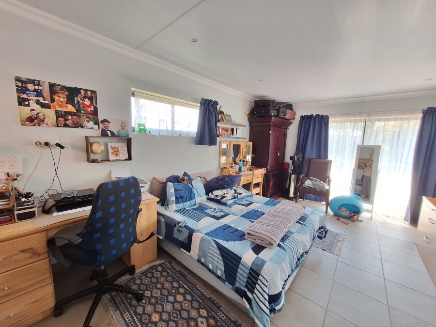 5 Bedroom Property for Sale in Helderkruin Gauteng