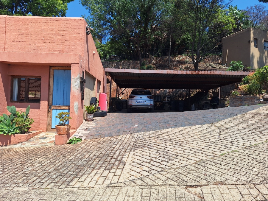 5 Bedroom Property for Sale in Helderkruin Gauteng