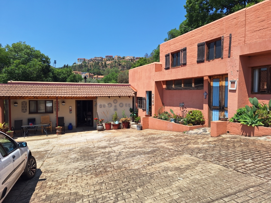 5 Bedroom Property for Sale in Helderkruin Gauteng