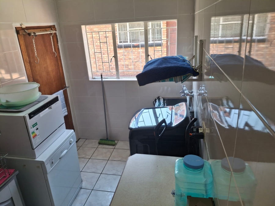 4 Bedroom Property for Sale in Helikonpark Gauteng