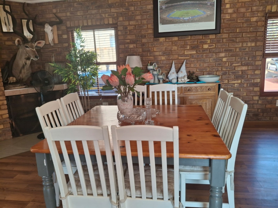 4 Bedroom Property for Sale in Helikonpark Gauteng