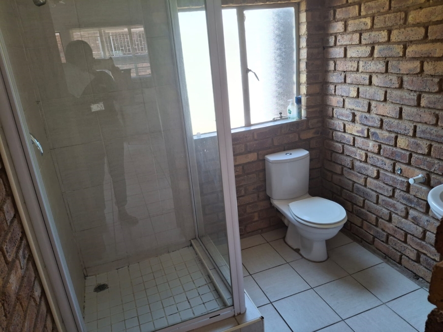 4 Bedroom Property for Sale in Helikonpark Gauteng