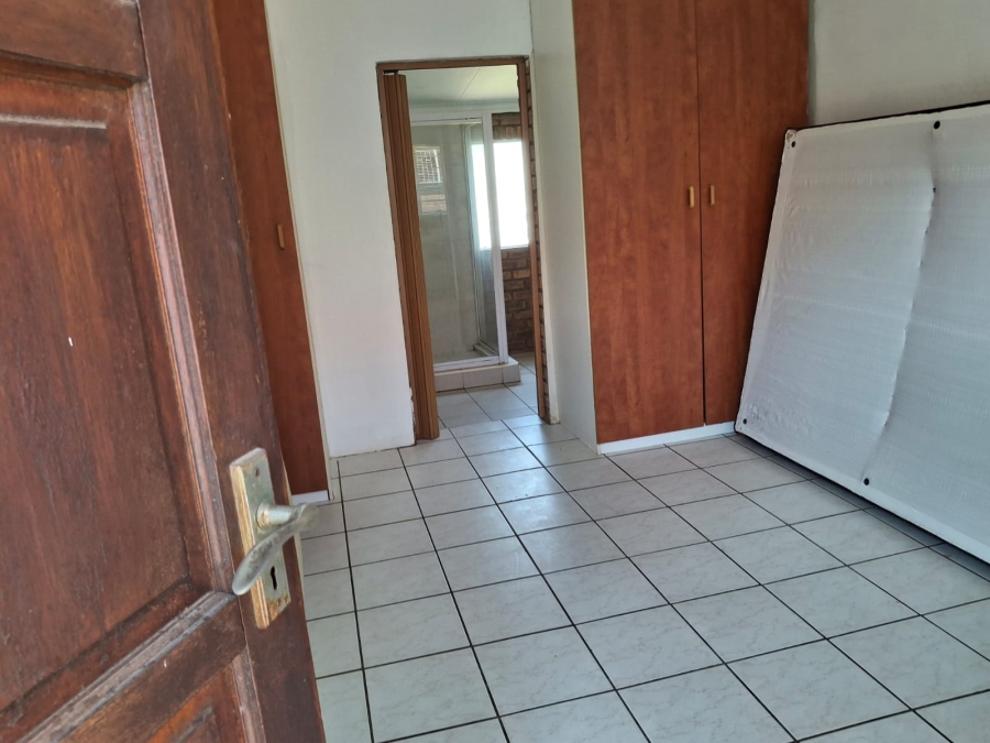 4 Bedroom Property for Sale in Helikonpark Gauteng