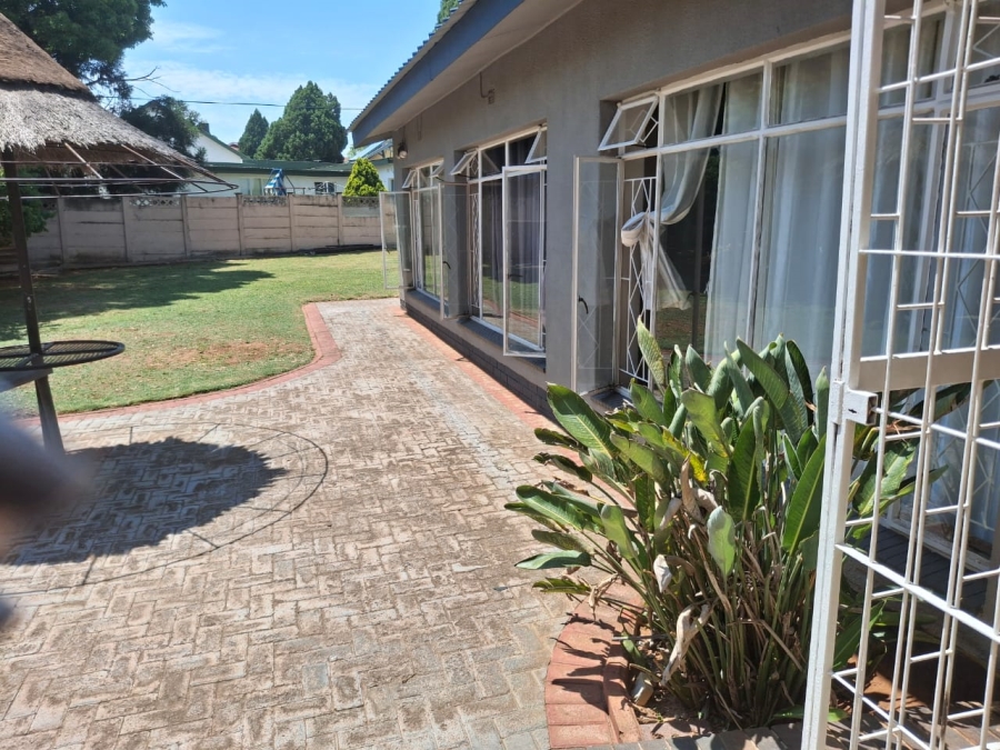 4 Bedroom Property for Sale in Greenhills Gauteng