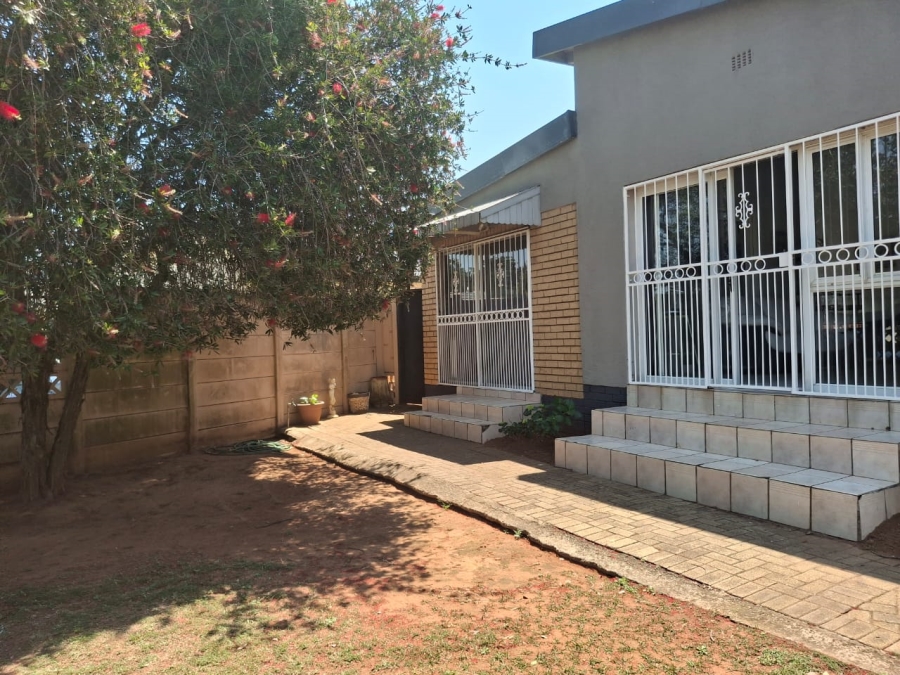 4 Bedroom Property for Sale in Greenhills Gauteng