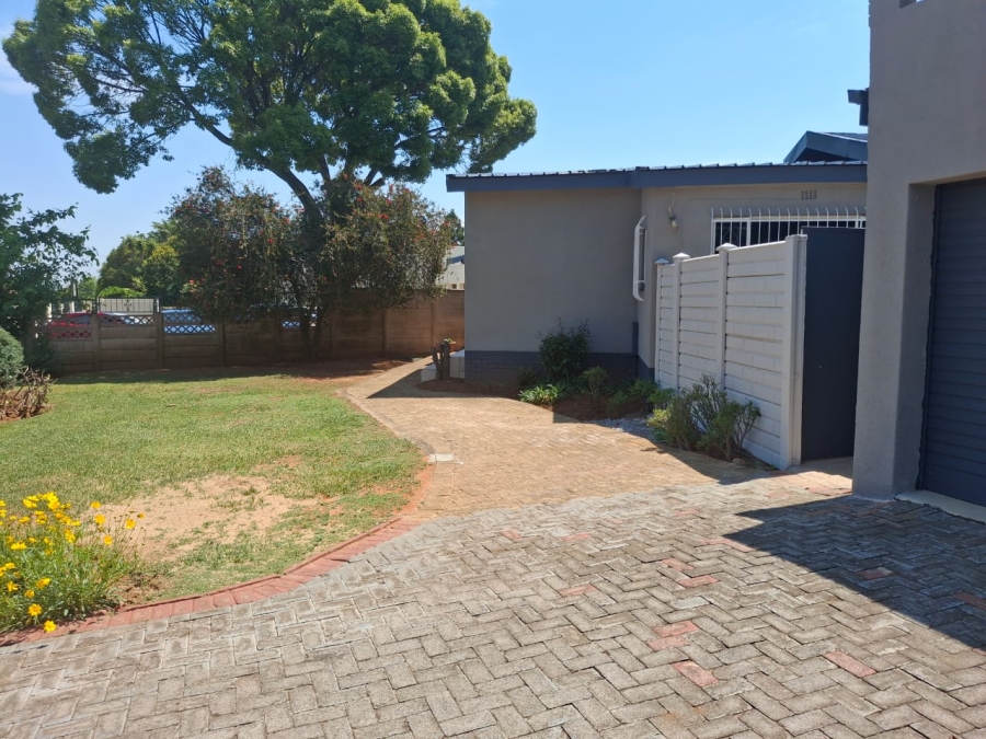 4 Bedroom Property for Sale in Greenhills Gauteng