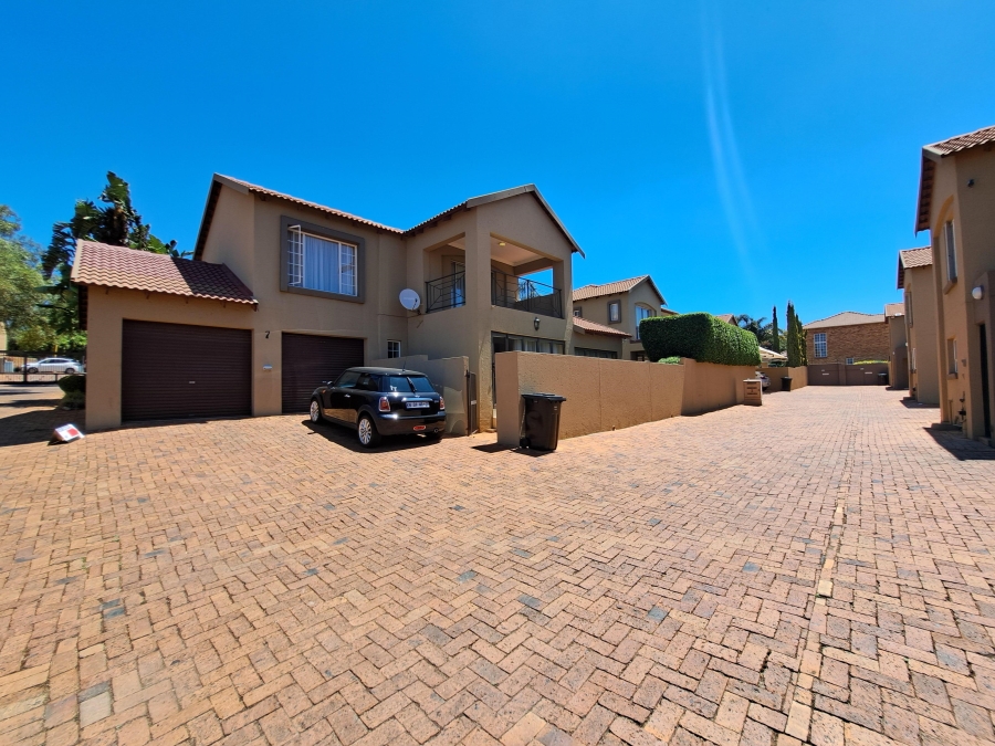 3 Bedroom Property for Sale in Willowbrook Gauteng