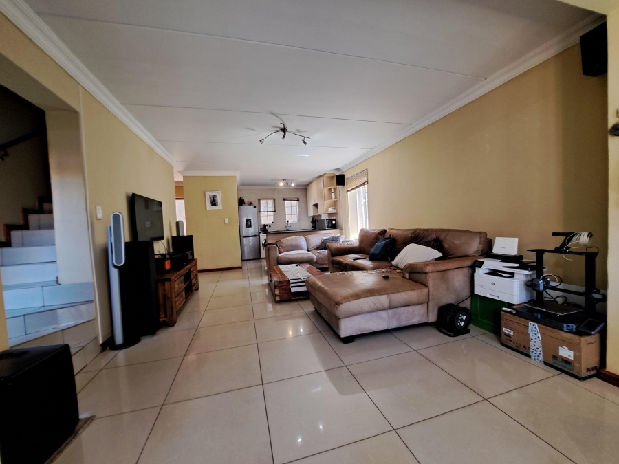 3 Bedroom Property for Sale in Willowbrook Gauteng
