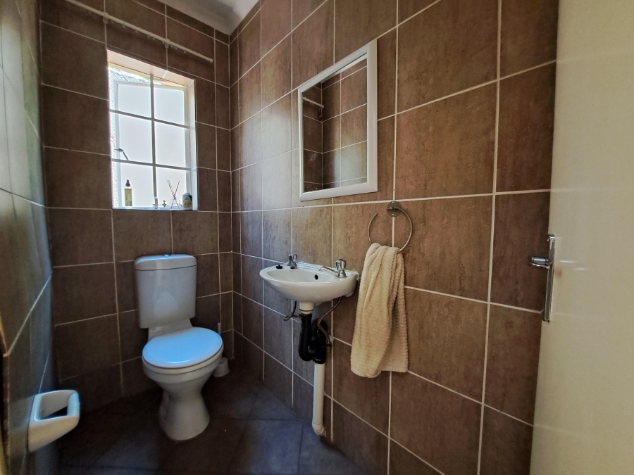 3 Bedroom Property for Sale in Willowbrook Gauteng