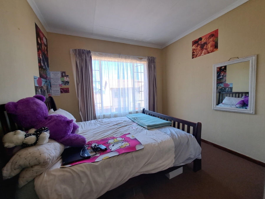 3 Bedroom Property for Sale in Willowbrook Gauteng