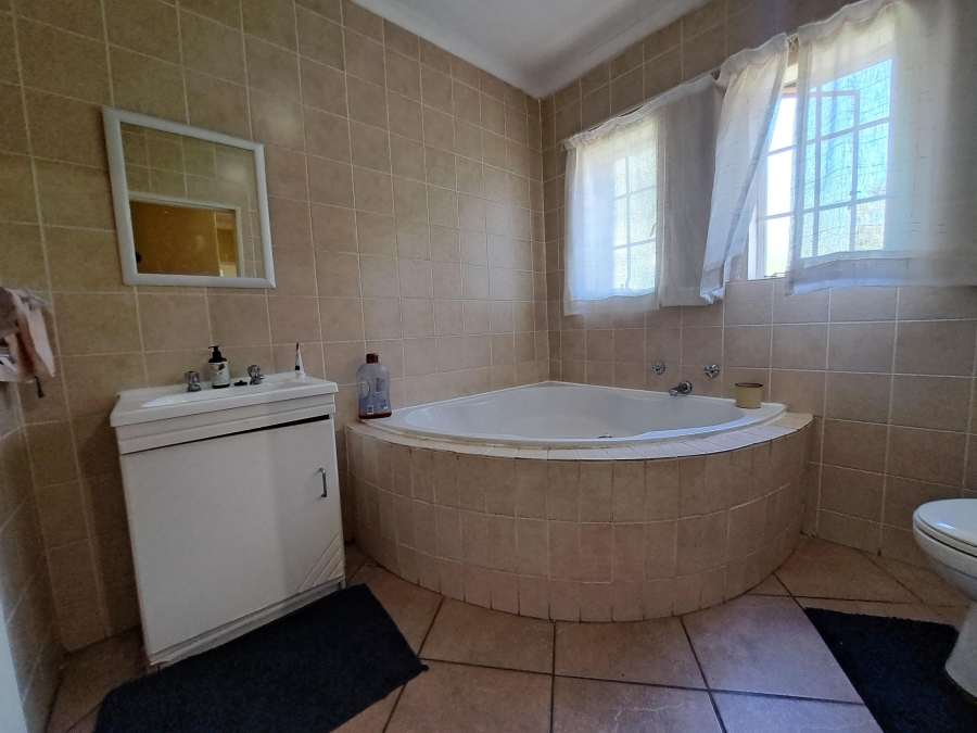 3 Bedroom Property for Sale in Willowbrook Gauteng