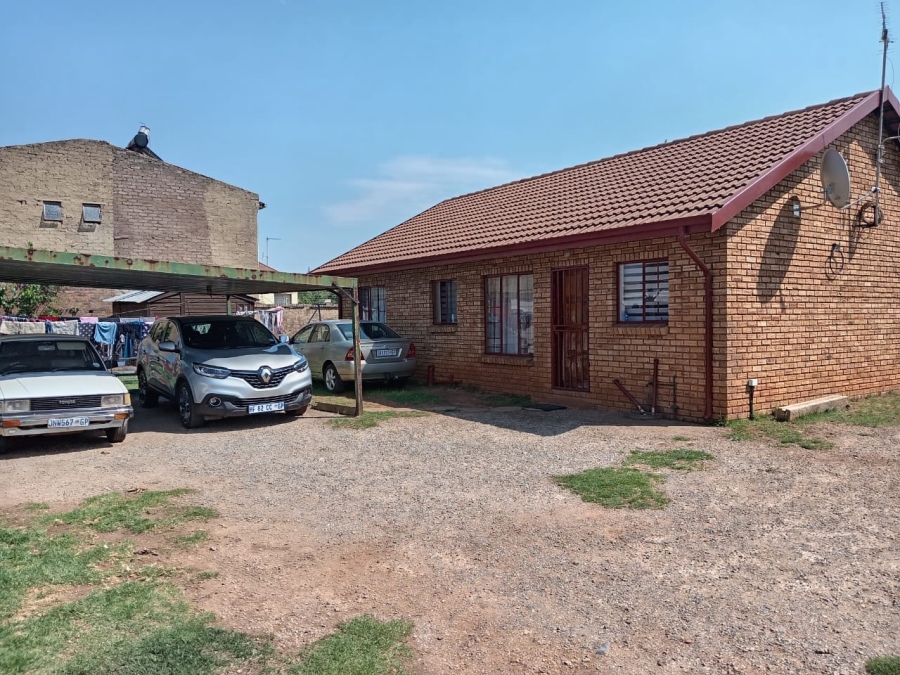 3 Bedroom Property for Sale in West Village Gauteng