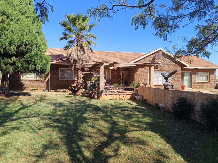 4 Bedroom Property for Sale in Hillside Gauteng