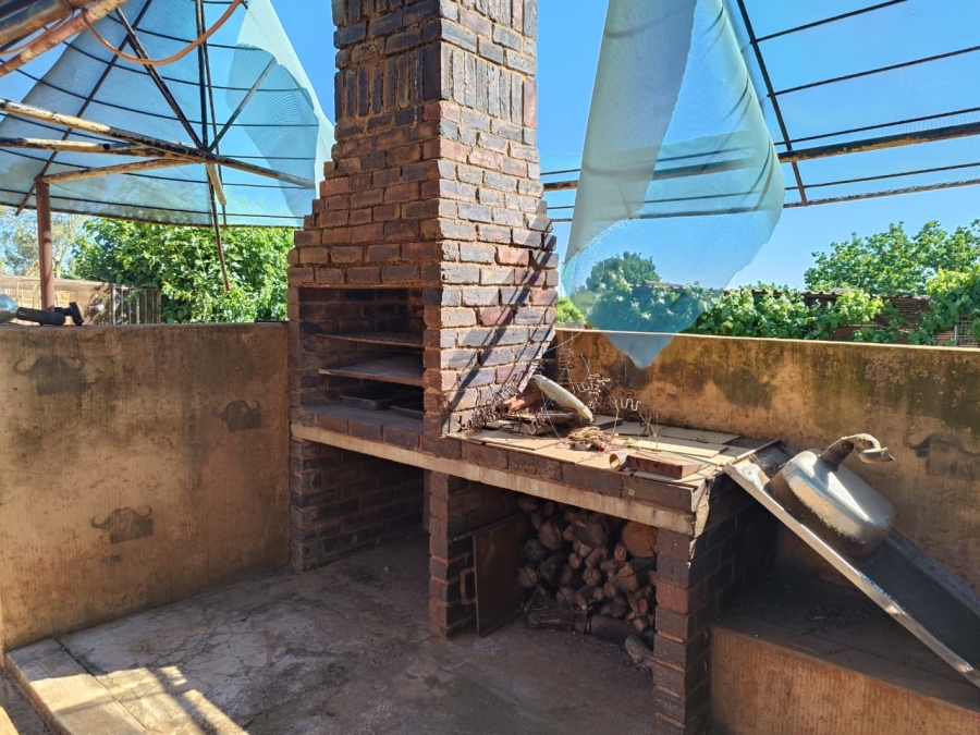 4 Bedroom Property for Sale in Hillside Gauteng