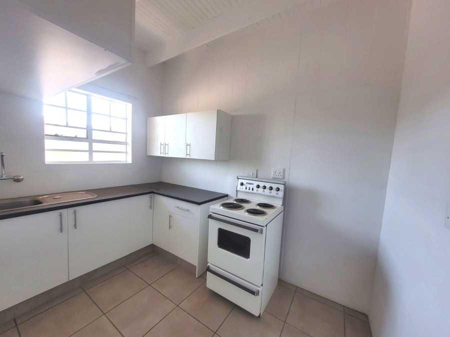 To Let 1 Bedroom Property for Rent in Kenmare Gauteng
