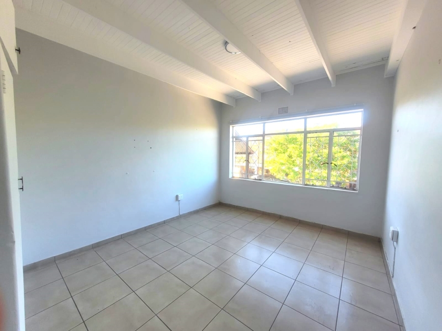 To Let 1 Bedroom Property for Rent in Kenmare Gauteng