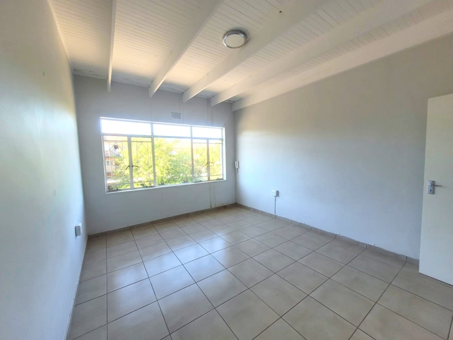 To Let 1 Bedroom Property for Rent in Kenmare Gauteng