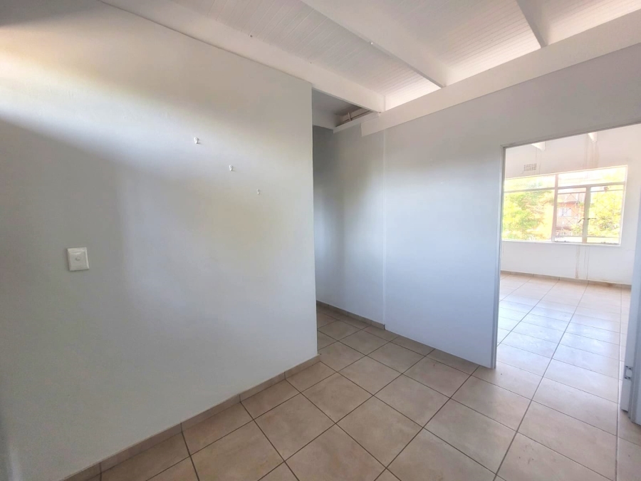 To Let 1 Bedroom Property for Rent in Kenmare Gauteng