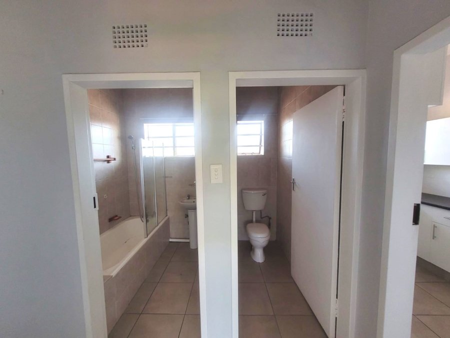 To Let 1 Bedroom Property for Rent in Kenmare Gauteng
