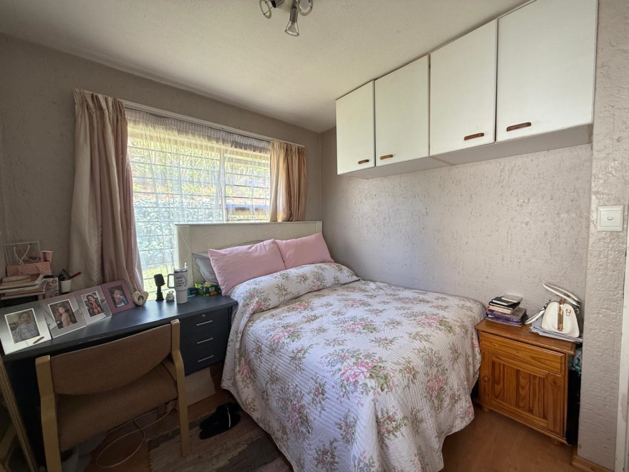 2 Bedroom Property for Sale in Constantia Kloof Gauteng