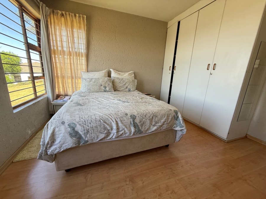 2 Bedroom Property for Sale in Constantia Kloof Gauteng