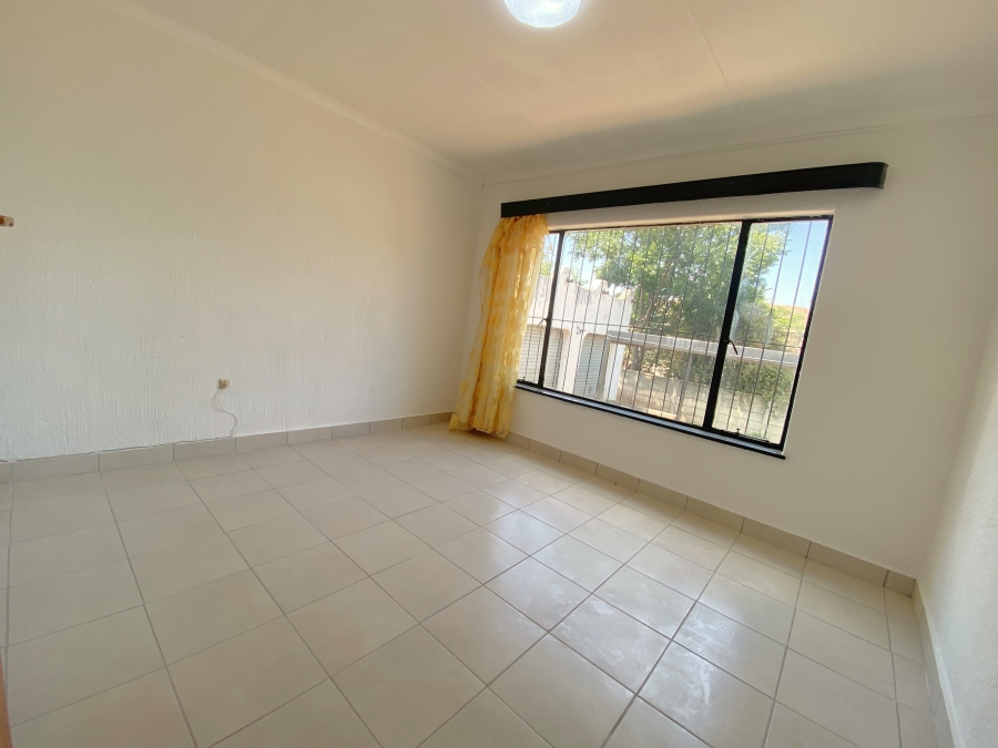 4 Bedroom Property for Sale in Wilro Park Gauteng