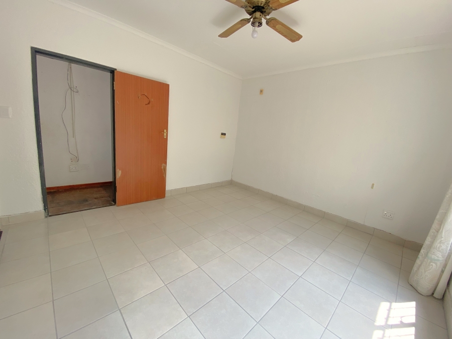 4 Bedroom Property for Sale in Wilro Park Gauteng