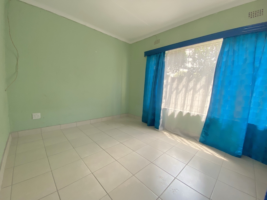 4 Bedroom Property for Sale in Wilro Park Gauteng