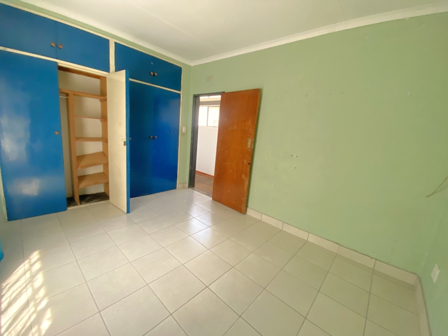 4 Bedroom Property for Sale in Wilro Park Gauteng