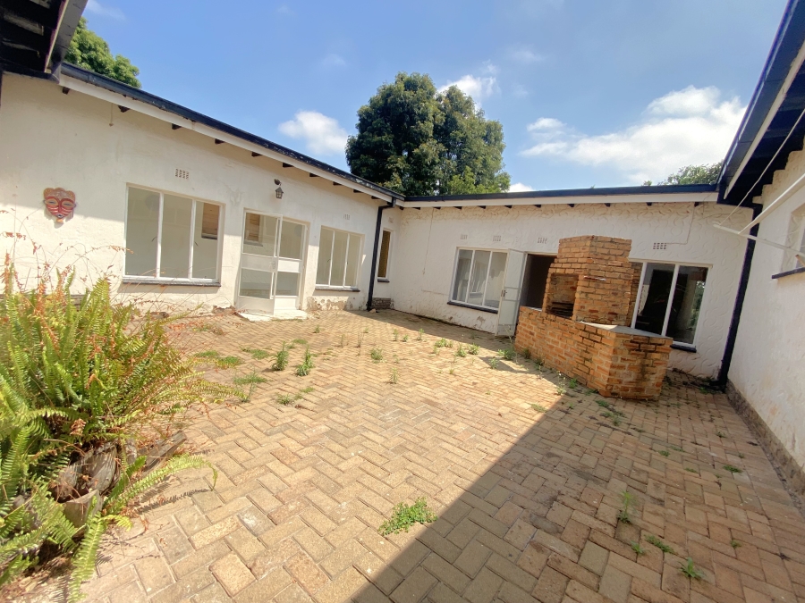 4 Bedroom Property for Sale in Wilro Park Gauteng