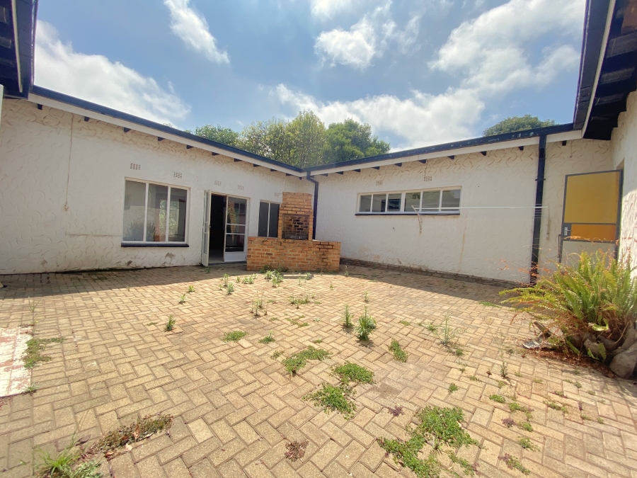 4 Bedroom Property for Sale in Wilro Park Gauteng