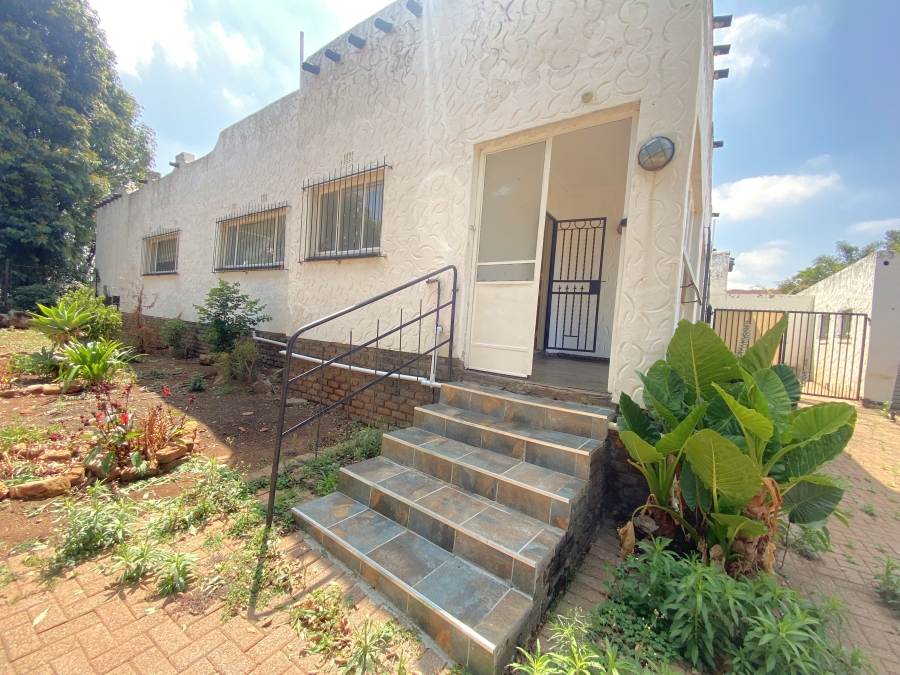 4 Bedroom Property for Sale in Wilro Park Gauteng