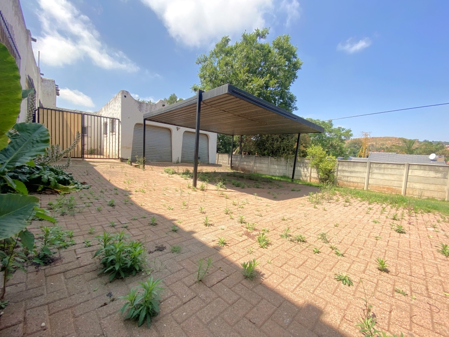 4 Bedroom Property for Sale in Wilro Park Gauteng