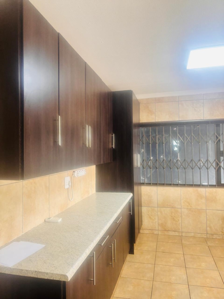 6 Bedroom Property for Sale in Krugersdorp West Gauteng